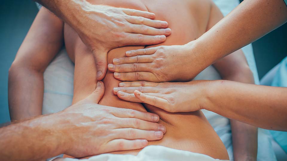 Four Hand massage in Abu Dhabi Four Hand massage in Abu Dhabi